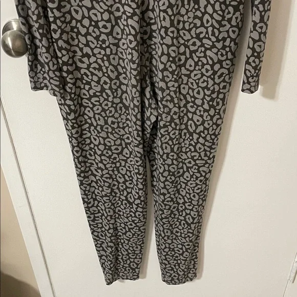 Smash + Tess Lexi Leopard Romper Size Small - Picture 9 of 9